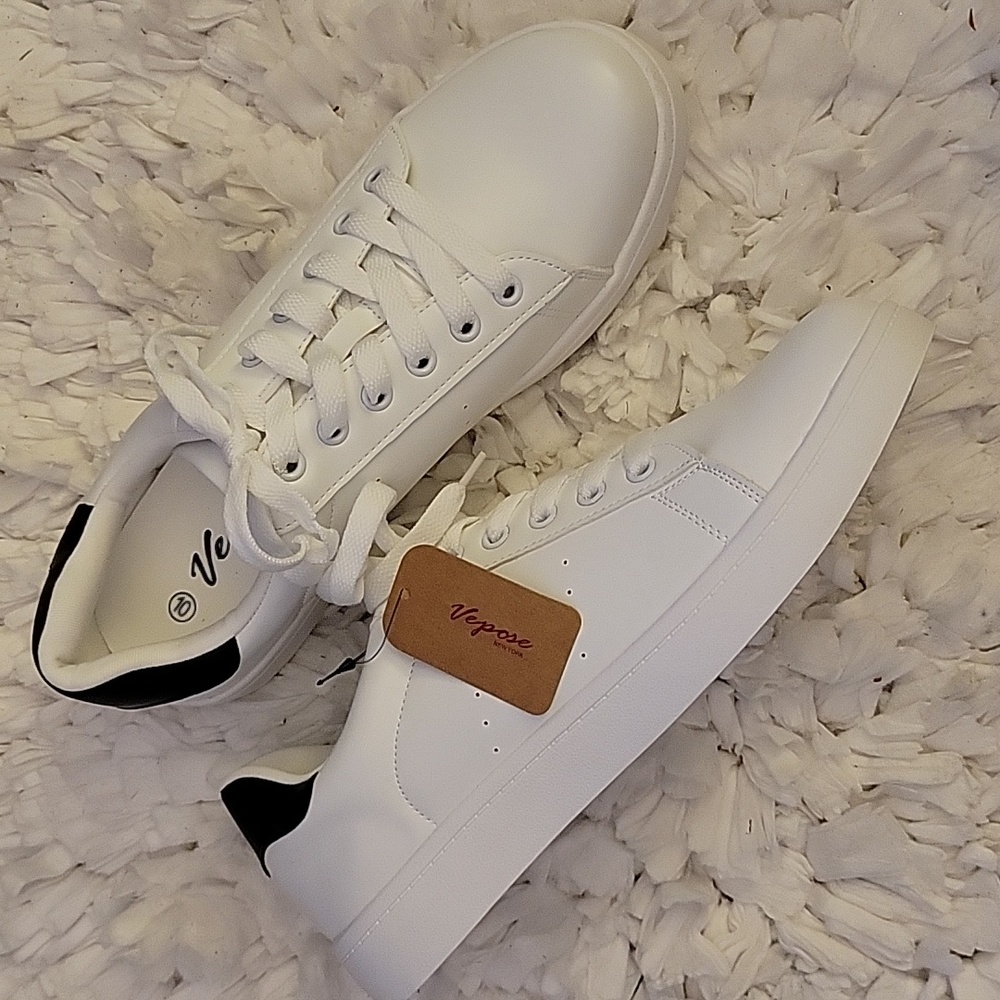 Vepose high quality white 8002 dress sneakers Vegan leather rubber sole 10 NEW…